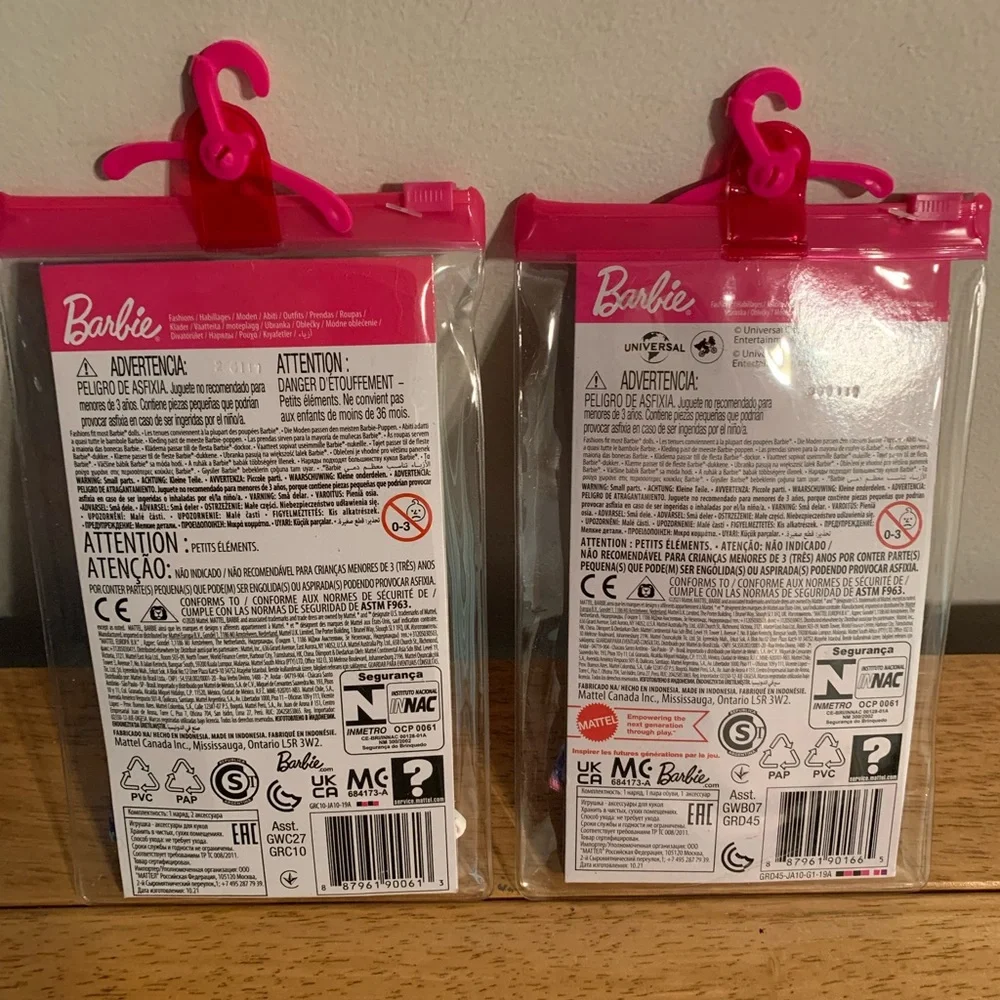 Barbie fashion packs